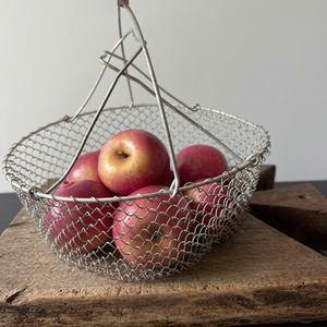 Panier rond en fil métallique avec crochet pour le rangement alimentaire de cuisine, style industriel, bol à fruits en métal durable, conception soudée à un seul niveau - Product Image 1