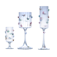 Nouveau design Verrerie ondulée décorative en verre côtelé de style papillon créatif Flûte à champagne Logo personnalisé Gobelet Verres à vin rouge
