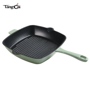 Padella in Ghisa Spessa Smaltata Rosa Best-Seller, Ottima Ritenzione del Calore, Manico con Foro per Appendere, 25cm, per BBQ Interno e Agnello - Product Image 6
