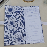 Carpeta de Menú de Mesa de Lino Floral Azul Vintage, Monograma Personalizado para Parejas, Cinta de Satén, Invitaciones de Boda Plegables de Tela Estilo Costero Europeo