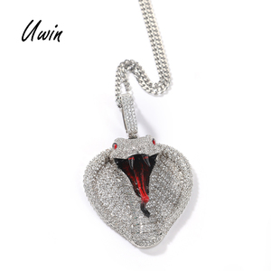 Collar con Colgante de Serpiente con Cabeza de Cobra Chapado en Oro con Circonitas, Joyería para Hombre y Mujer - Product Image 1