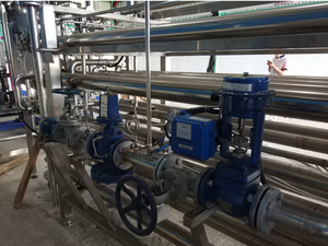 Beste Prijs Kokos Water Drank Uht Sterilisator En Aseptische Filler Monobloc Voedsel Sterilisatiemachine - Product Image 4