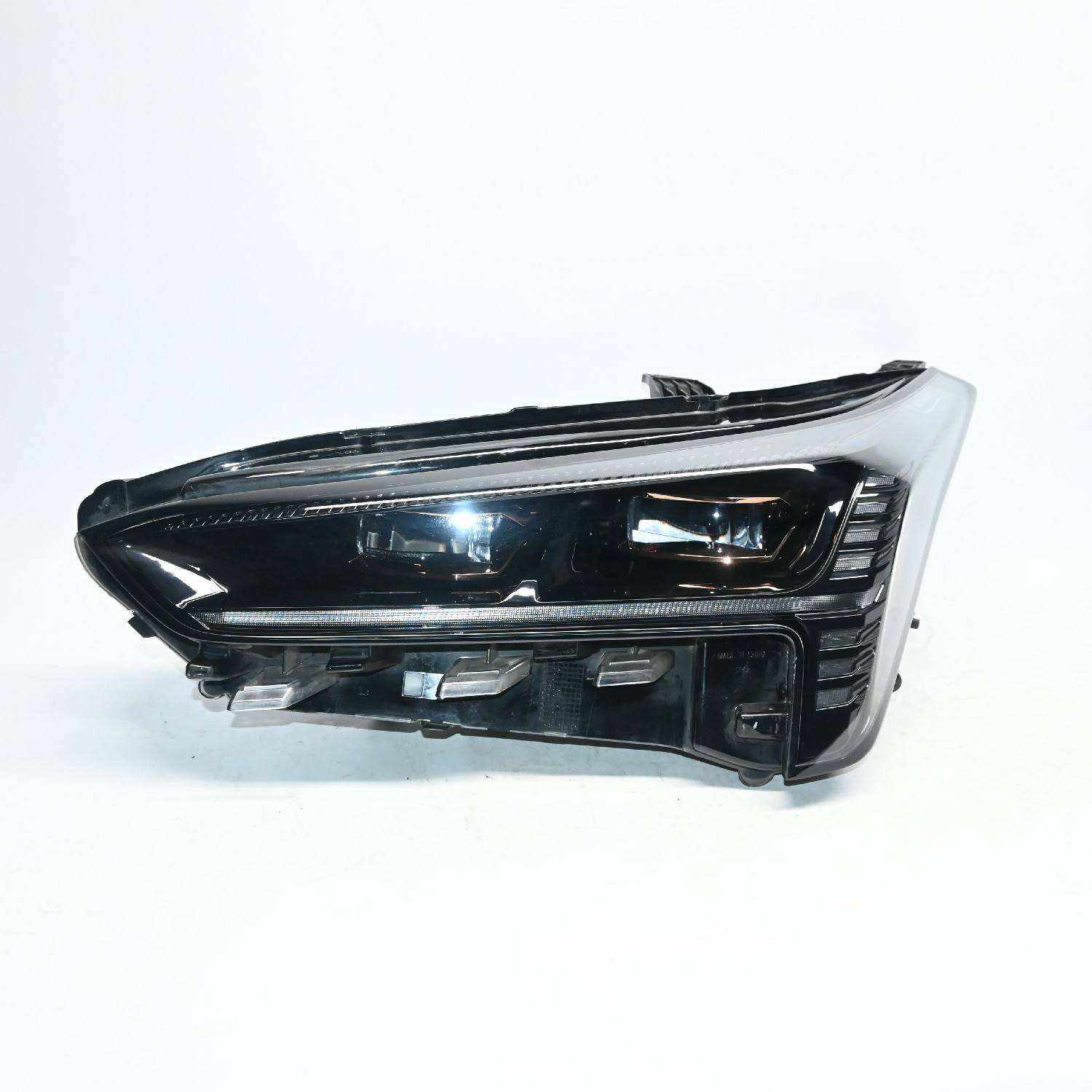 สีขาวอบอุ่น