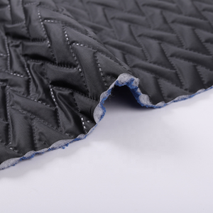 <span class=keywords><strong>Tissu</strong></span> rembourré en coton thermique Polaire Oxford <span class=keywords><strong>Tissu</strong></span> <span class=keywords><strong>matelassé</strong></span> durable à 3 couches - Product Image 2