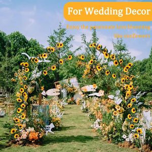 Ghirlanda di Girasoli Artificiali, Fiori di Seta con Foglie Verdi, Decorazione Floreale Finta di Alta Qualità per Matrimoni, Feste, Tavoli e Stanze - Product Image 4