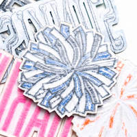 Patches en jean personnalisés en gros avec sequins, badges brodés thermocollants avec pompons PVC Sunkissed pour vêtements, prêts à être expédiés