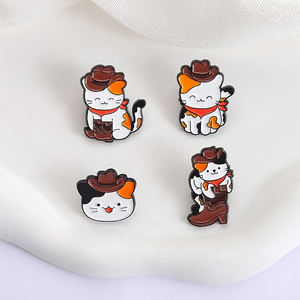 Épingles en émail <span class=keywords><strong>chat</strong></span> Cowboy mignon FunnyKitten dans des bottes de Cowboy et chapeau dessin animé animaux broches revers Badge bijoux cadeaux pour les amis - Product Image 3