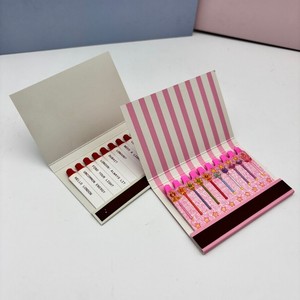 Cajas de cerillas personalizadas con diseño de logotipo, cerillas en caja con cabezas blancas, impermeables y resistentes al viento, estilo moderno para uso doméstico. - Product Image 3