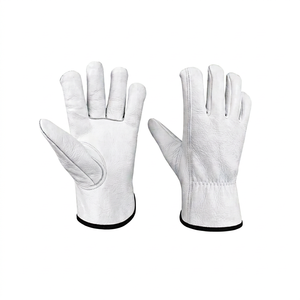 Gants de sécurité en nitrile HOLY SIGNS INTERNATIONAL, blancs, lisses, durables, antidérapants, à revers droit, usage général, niveau d'impact 1 - Product Image 1