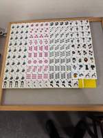 Tuiles de mahjong en acrylique personnalisées jaunes avec motif de dessin animé créatif, ensemble de jeu de table