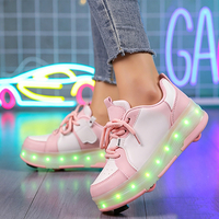 Patins à roulettes à 4 roues LED rose et blanc pour filles, chaussures lumineuses rechargeables pour le plaisir nocturne en extérieur
