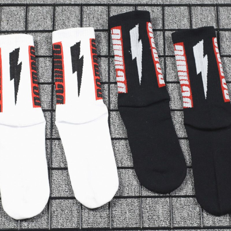 Heel lightning black and white style