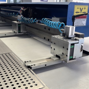 Pressa Punzonatrice CNC - Punzonatura, Taglio Sagomato, Rifinitura Bordi, Lavorazione Persiane per Fabbricazione di Lamiere - Product Image 6