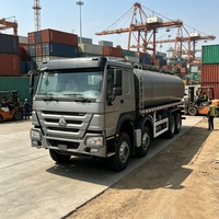 Promotion : Camion-citerne SINOTRUK HOWO 8X4 pour le transport de carburant en Afrique, réservoir scellé antistatique, étanche, grande capacité de chargement