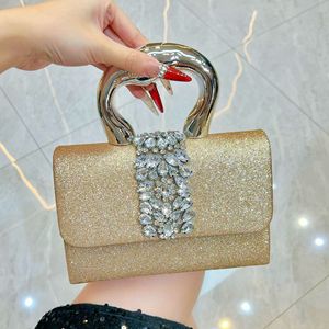 Cross-border New Shiny Elegant Polyester Women's Light Luxury Dinner <b>Clutch</b> Chain Magnetic Buckle High-end Crossbody Bag Tanjing - Product Image 6