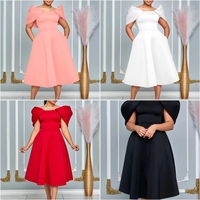 Robe de soirée élégante en satin à col carré, avec nœud sur l'épaule, poches latérales et jupe évasée mi-longue pour femme