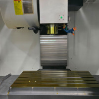 Centro de Mecanizado Vertical de Alta Precisión VMC855, Sistema de Control CNC SYNTEC, Cambiador Automático de Herramientas, Husillo BT40, Alta Precisión