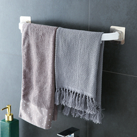 Étagère de Douche Murale Support de Rangement Organisateur Étagères de Douche Porte-Serviettes et Chaussons Accessoires pour la Maison et la Salle de Bain