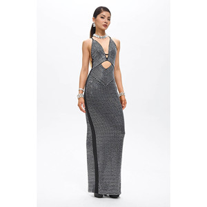 Abito lungo nero Vena con decorazioni in cristallo e cut-out - Product Image 1