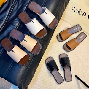 Sandalias Planas de Mujer con Punta Cuadrada de PU al por Mayor 2026, Sandalias Ligeras Tipo Chanclas, Sandalias Casuales de Playa de Cuero PU Sólido - Product Image 4