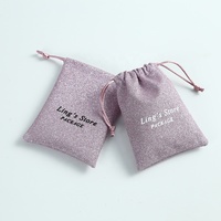Pochette en suède moderne 8x10cm pour bijoux et cosmétiques, avec paillettes, personnalisable avec logo, idéale pour l'emballage.