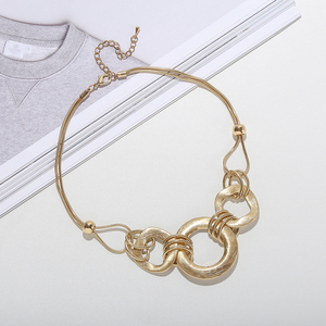 Colar TongLing em Liga de Prata com Banho de Ouro, Pingente de Anel Circular de Três Laços, Colar Choker para Homens e Mulheres - Product Image 1