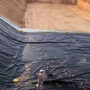 Geomembrana de HDPE de Alta Resistencia de 1.5 mm, Lámina Impermeable Anti-UV para Sistemas de Riego de Embalses y Canales, y Proyectos de Almacenamiento - Product Image 4