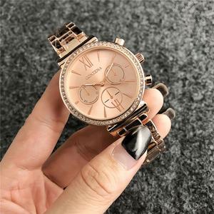 Reloj Cronógrafo de Dos Tonos con Pedrería Dorada para Mujer, Esfera con Números Romanos, Reloj de Pulsera de Lujo de Acero Inoxidable - Product Image 5