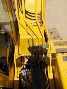 Excavadora sobre orugas Komatsu PC220 importada de Japón al por mayor, excavadoras de 22 toneladas | Oruga confiable de segunda mano para trabajos pesados - Product Image 4