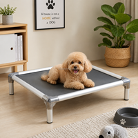 Lit pour chien élégant en alliage d'aluminium avec tissu PVC facile à nettoyer, lit surélevé pour animaux de compagnie, design portable, taille personnalisée, OEM