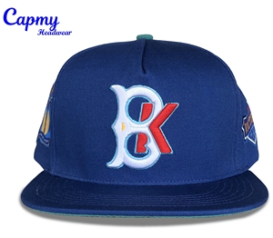 OEM Créez votre propre logo sur mesure Casquette <span class=keywords><strong>Snapback</strong></span> 5 panneaux <span class=keywords><strong>bleu</strong></span> marine Casquettes <span class=keywords><strong>Snapback</strong></span> personnalisées vierges à bord plat - Product Image 2