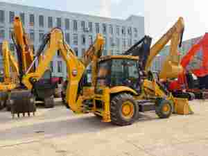 Retroexcavadora Caterpillar 424 Usada, Motor de Alta Eficiencia para Trabajos Pesados, en Stock, Entrega Rápida - Product Image 4