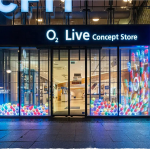 Full Color Transparant <span class=keywords><strong>Led</strong></span>-Scherm Op Raam 4K Reclamepodium <span class=keywords><strong>Video</strong></span> <span class=keywords><strong>Display</strong></span> Bord Transparant <span class=keywords><strong>Led</strong></span> Film Glazen Raam Scherm - Product Image 4