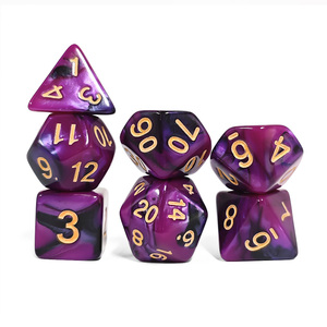 <span class=keywords><strong>Jeu</strong></span> <span class=keywords><strong>de</strong></span> dés <span class=keywords><strong>de</strong></span> couleur violet <span class=keywords><strong>et</strong></span> noir avec coin rond pour <span class=keywords><strong>donjons</strong></span> <span class=keywords><strong>et</strong></span> <span class=keywords><strong>dragons</strong></span>, accessoire <span class=keywords><strong>de</strong></span> jouets, vente en gros au prix d'usine - Product Image 5