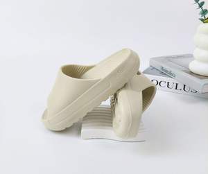 3986 Chaussons et sandales à enfiler unisexes à tige haute, à bout fermé, en EVA souple de Thaïlande, à semelle plateforme en EVA souple, antidérapants, pour la maison, décontractés et imperméables - Product Image 5