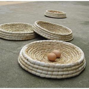 Nido de pollo de gallina de paja tejido suave para anidar huevos Nido de puesta de pollo económico Suministros de jardín naturales - Product Image 2