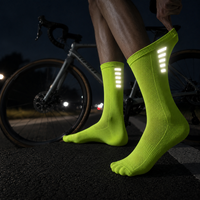 Chaussettes de sport respirantes à compression côtelée avec logo personnalisé réfléchissant pour la sécurité à vélo