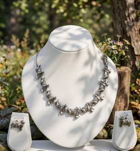 DIVYORO Ensemble Collier et Boucles d'Oreilles Motif Vache Oxydé, Finition Argentée, Bijoux de Mode Premium - Product Image 3