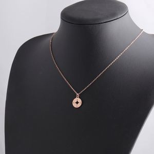 Design tendance Simple <span class=keywords><strong>dessin</strong></span> mat cadeau d'anniversaire Unique graver pièce de monnaie boussole charme collier pour dame petite amie - Product Image 6