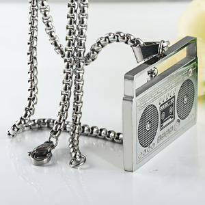 Collar con Colgante de Radio de Acero Inoxidable para Hombre, Estilo Retro de Grabadora, Cadena Plateada/Dorada de 3.0*60cm, Diseño Geométrico - Product Image 3