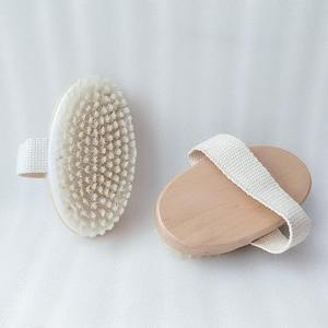 Cepillo de cuerpo seco de masaje anticelulítico de cerdas naturales con mango Cepillo de baño exfoliante con esponjas y depuradores - Product Image 1