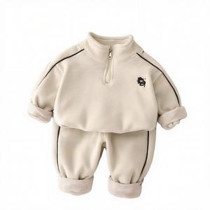 Completo Invernale 2026 Nuovo Completo Casual per Bambini: Felpa in Velluto con Mezza Zip e Pantaloni, Set Due Pezzi Ispessito - Product Image 1