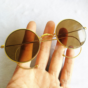 Occhiali Vintage American Optical Squire con Montatura Dorata Anni '80, Occhiali Rotondi con Aste a Molla - Product Image 6