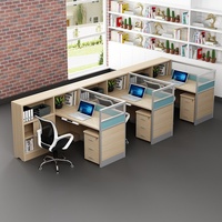 Bureau de travail commercial 4 places avec bibliothèque intégrée, design moderne et minimaliste, en bois, avec chaises de personnel assorties, en forme de barre