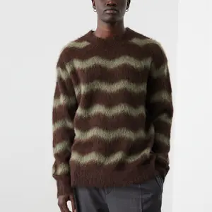 Invierno Ventas calientes Fuzzy Stripe Pattern Crew Neck Pullover Hombres mohair sweater