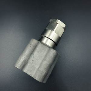 <span class=keywords><strong>Komatsu</strong></span> 7T 굴삭기 액세서리 용 하이 컨트롤 핀 커버 분배기 밸브 하우징 건설 기계 부품 - Product Image 6