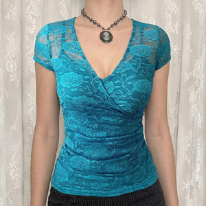 Chemisier élégant rétro pour femme avec bordure en dentelle, col en V, manches courtes, coupe ajustée, couleur unie - Product Image 1