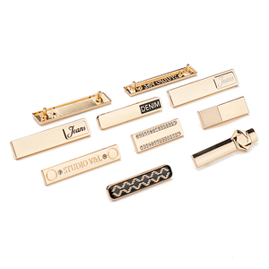 Jinyi Factory OEM ODM Custom Brand Logo <span class=keywords><strong>Patch</strong></span> Tag Garment Gold Silver Plating Jeans Acessórios Bolsa Sapato Chapéu Metal Label Tag - Product Image 1