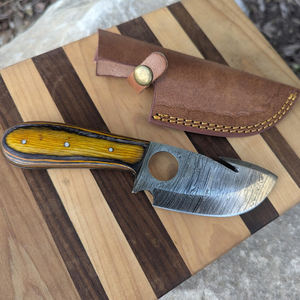 New Customized Handmade Damascus Steel Hunting Skinning Knife With Wooden Handle for Sale in Bulk Quantity - Product Image 1