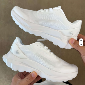 Scarpe da Corsa Casual 2026 Yoga Runner Ultra-Leggere di Lusso in Mesh per Uomo e Donna - Stile Celebrità - Product Image 5